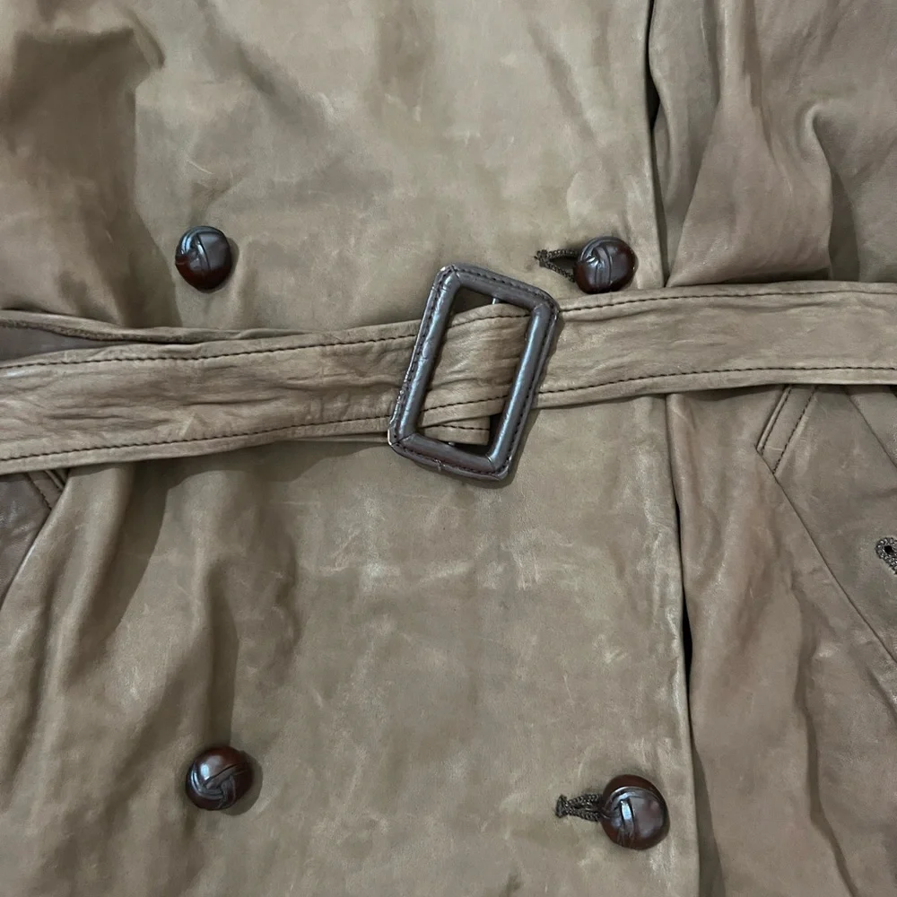 Sisii Brown Double-Breasted Leather Trench Coat - Picture 8 of 16